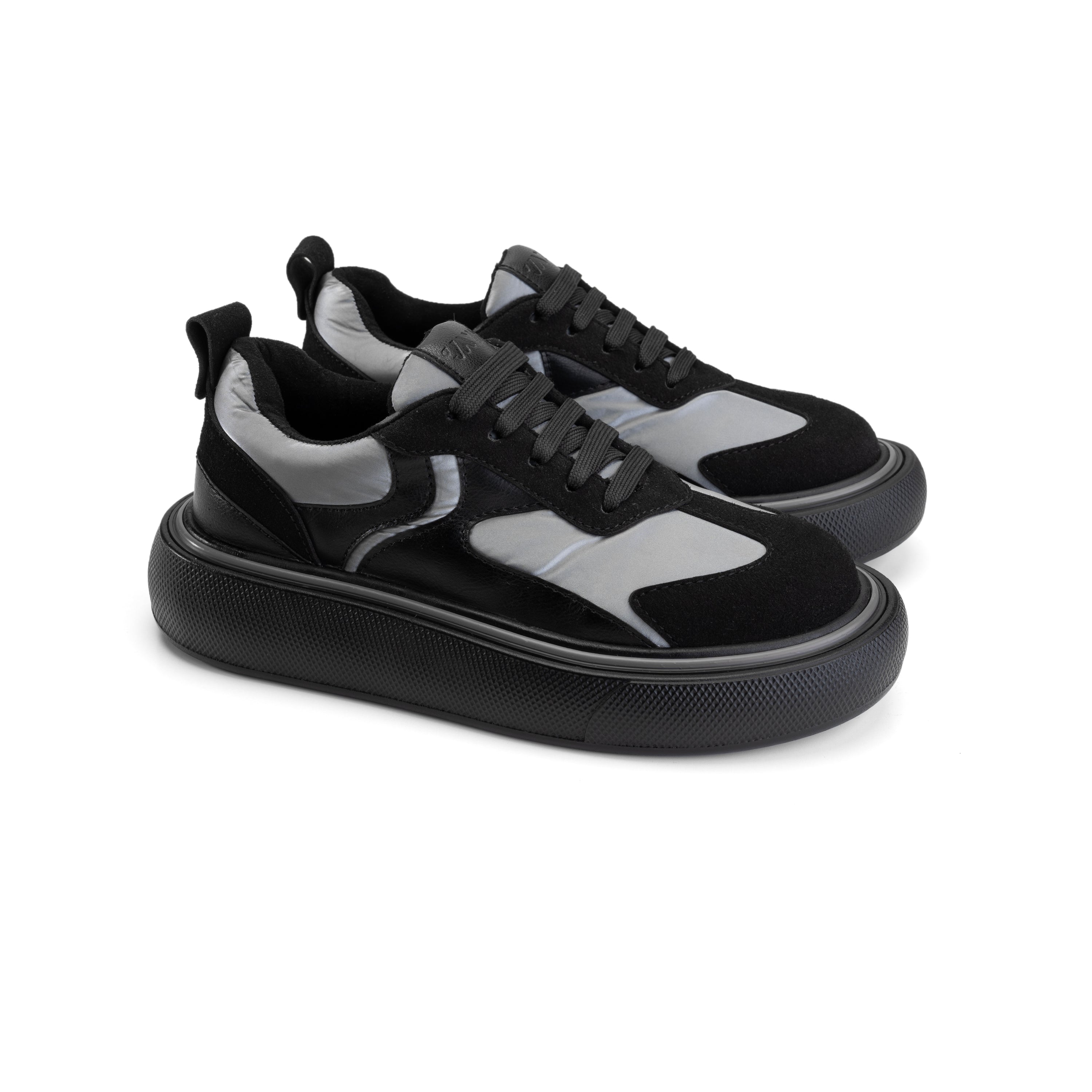 Unica Stitch Wide Flat Sneakers - Classic Black