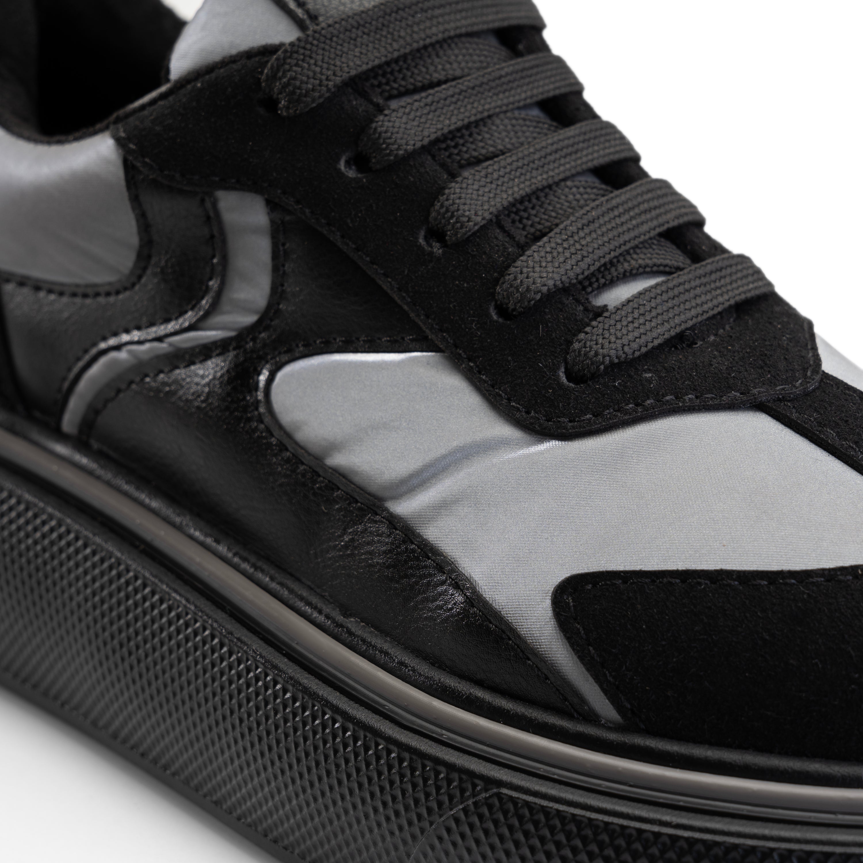 Unica Stitch Wide Flat Sneakers - Classic Black