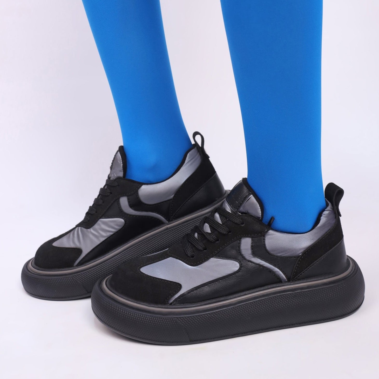 Unica Stitch Wide Flat Sneakers - Classic Black