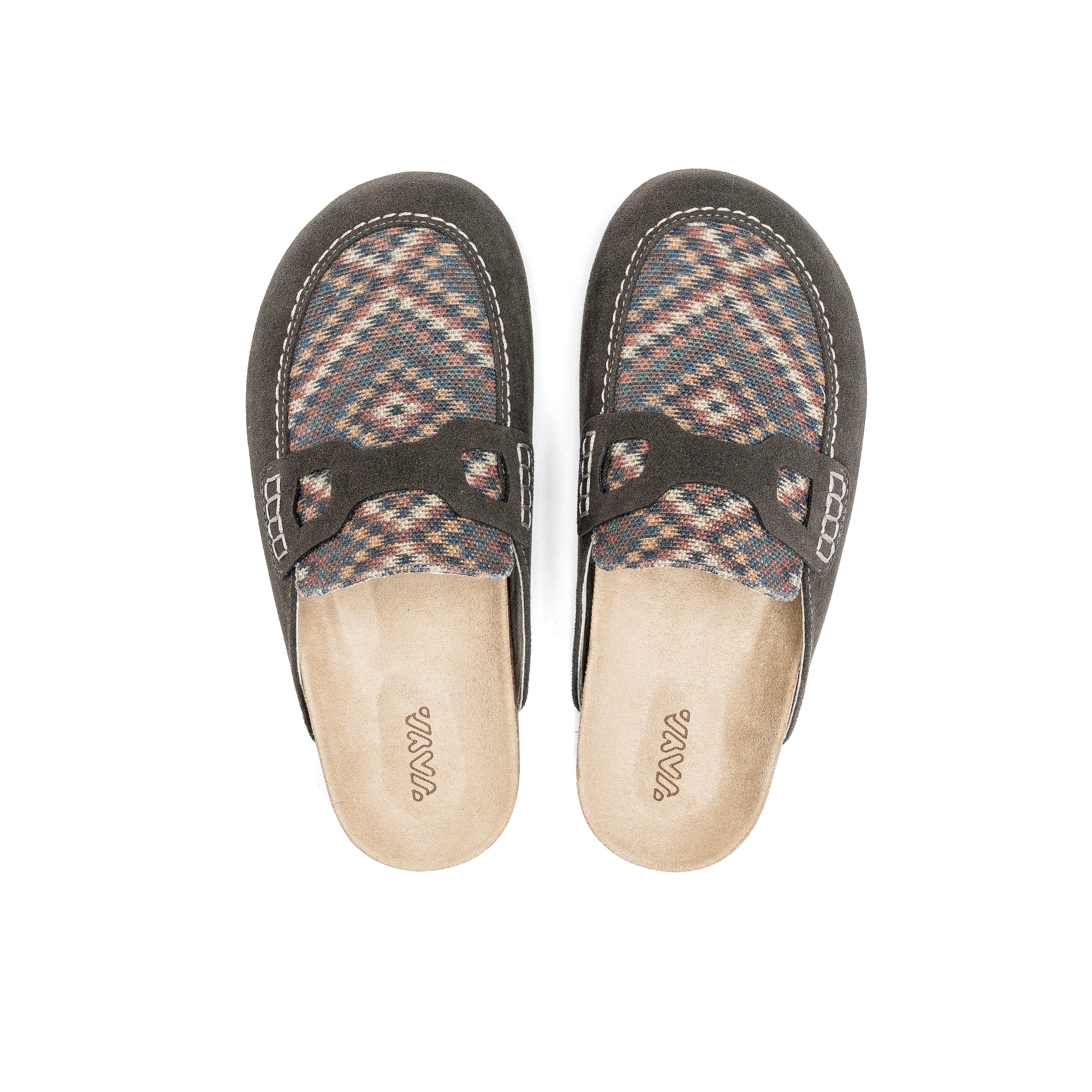 Classic Plaid Suede Clogs – Cozy Style with a Touch of Tradition