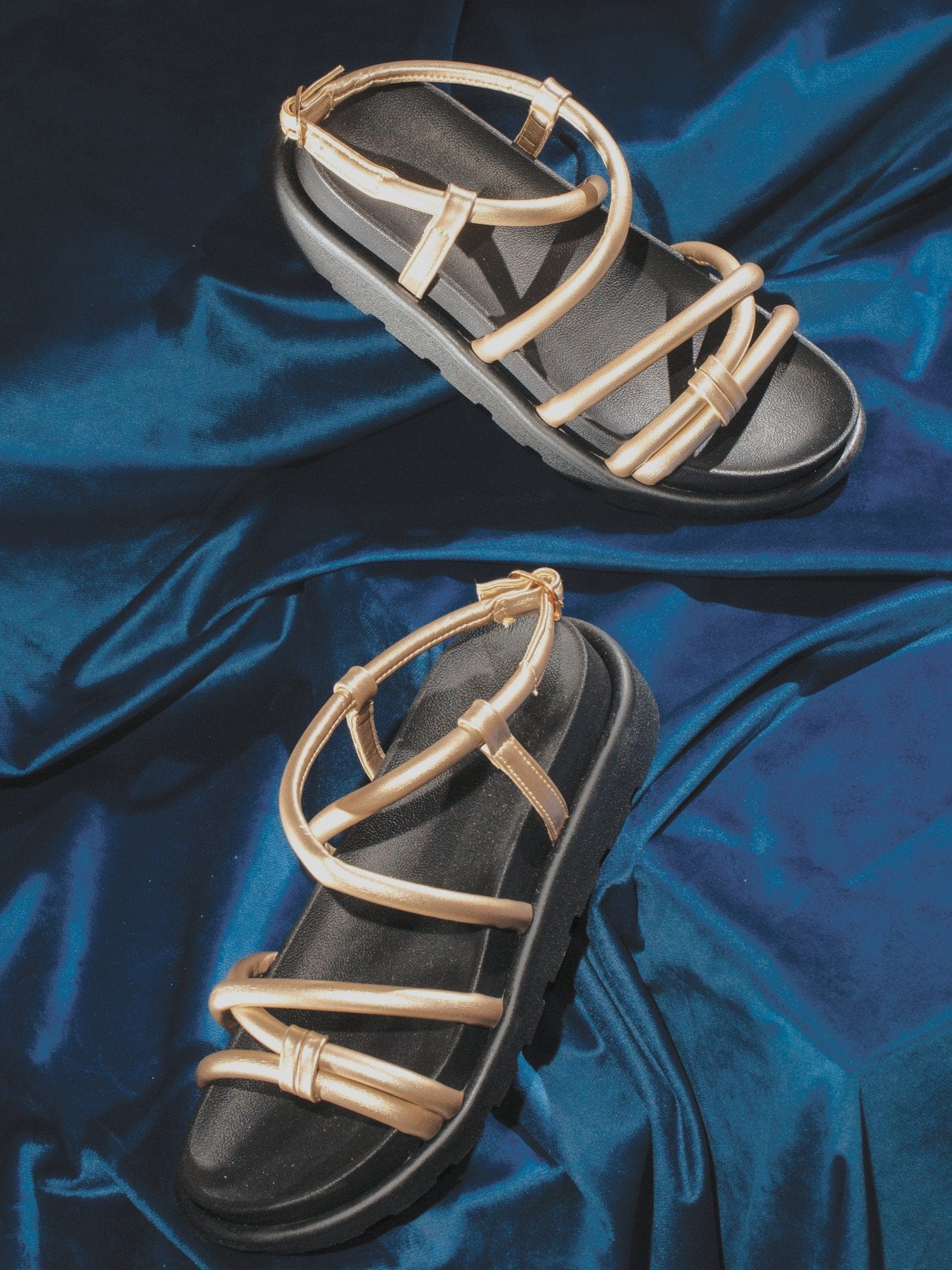 Curve Strap Sandals - Gold