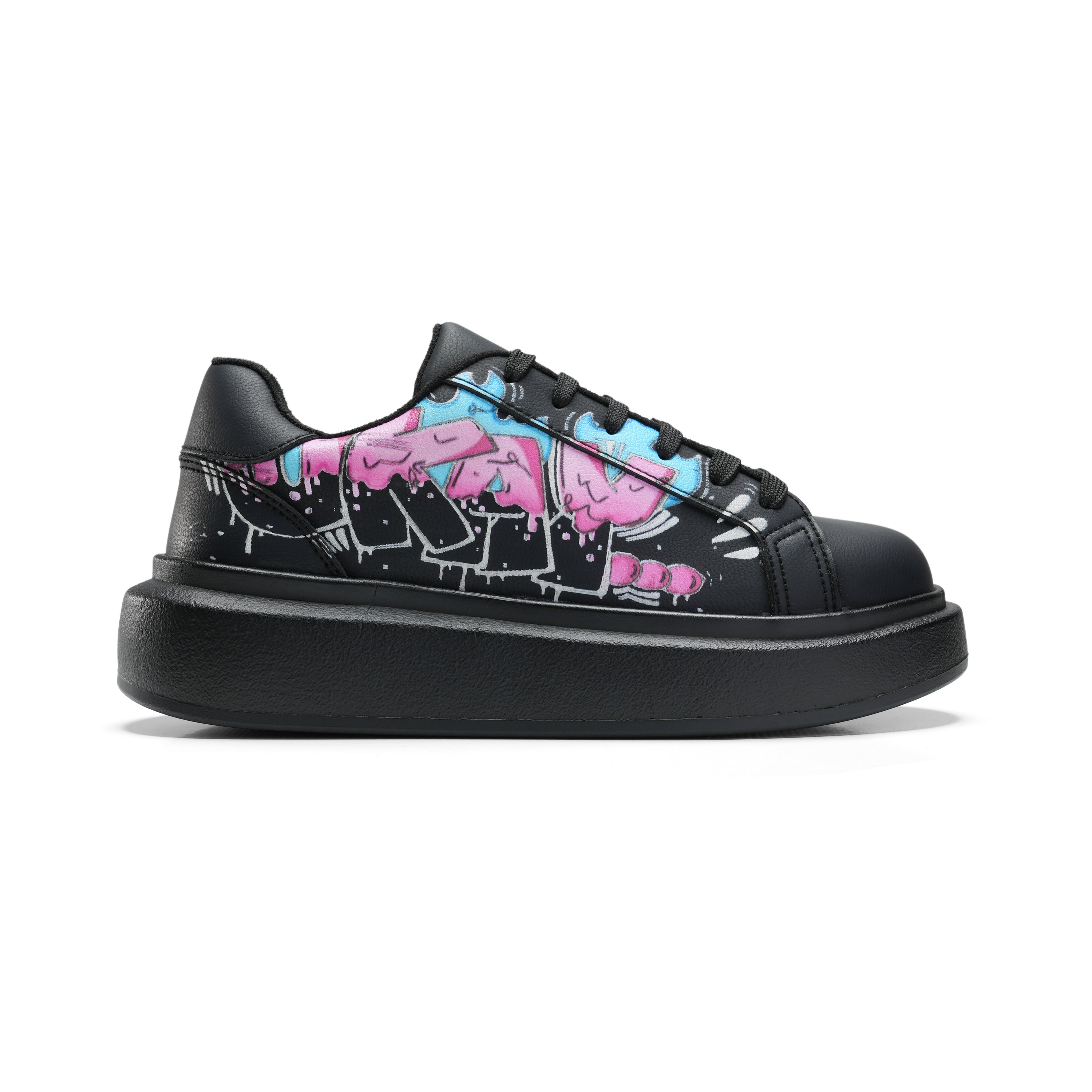 Graffiti Vibes Sneakers – Bold Urban Street Style - Black